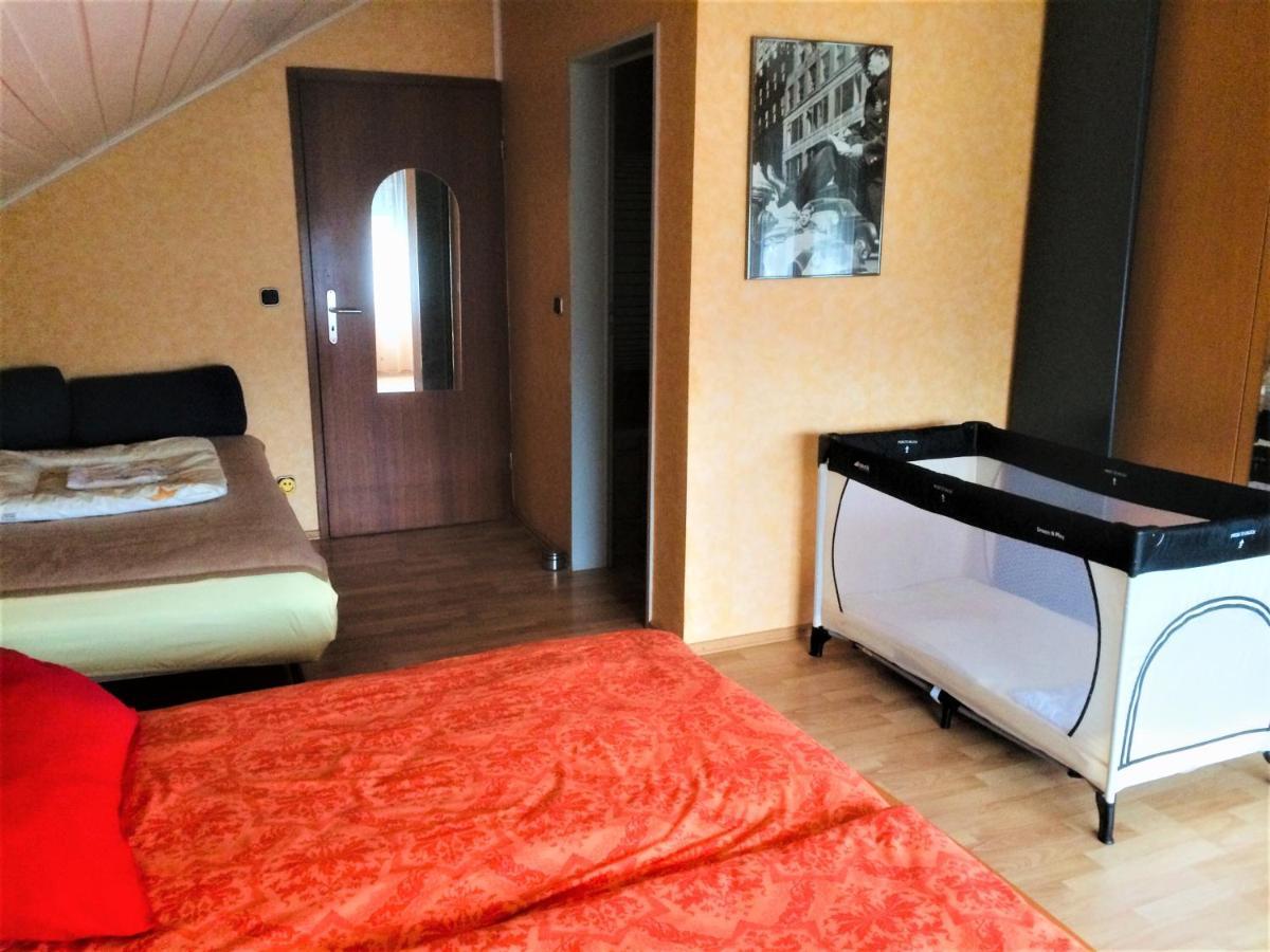 Super XXL Ferienwohnung 73 qm, mit Balkon Cadolzburg Exterior foto